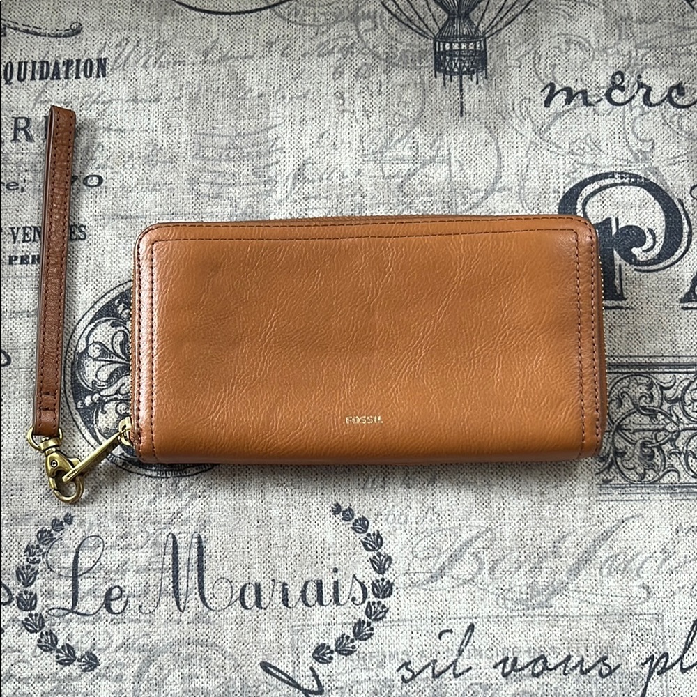 Fossil Tan Leather Zip Wristlet Wallet